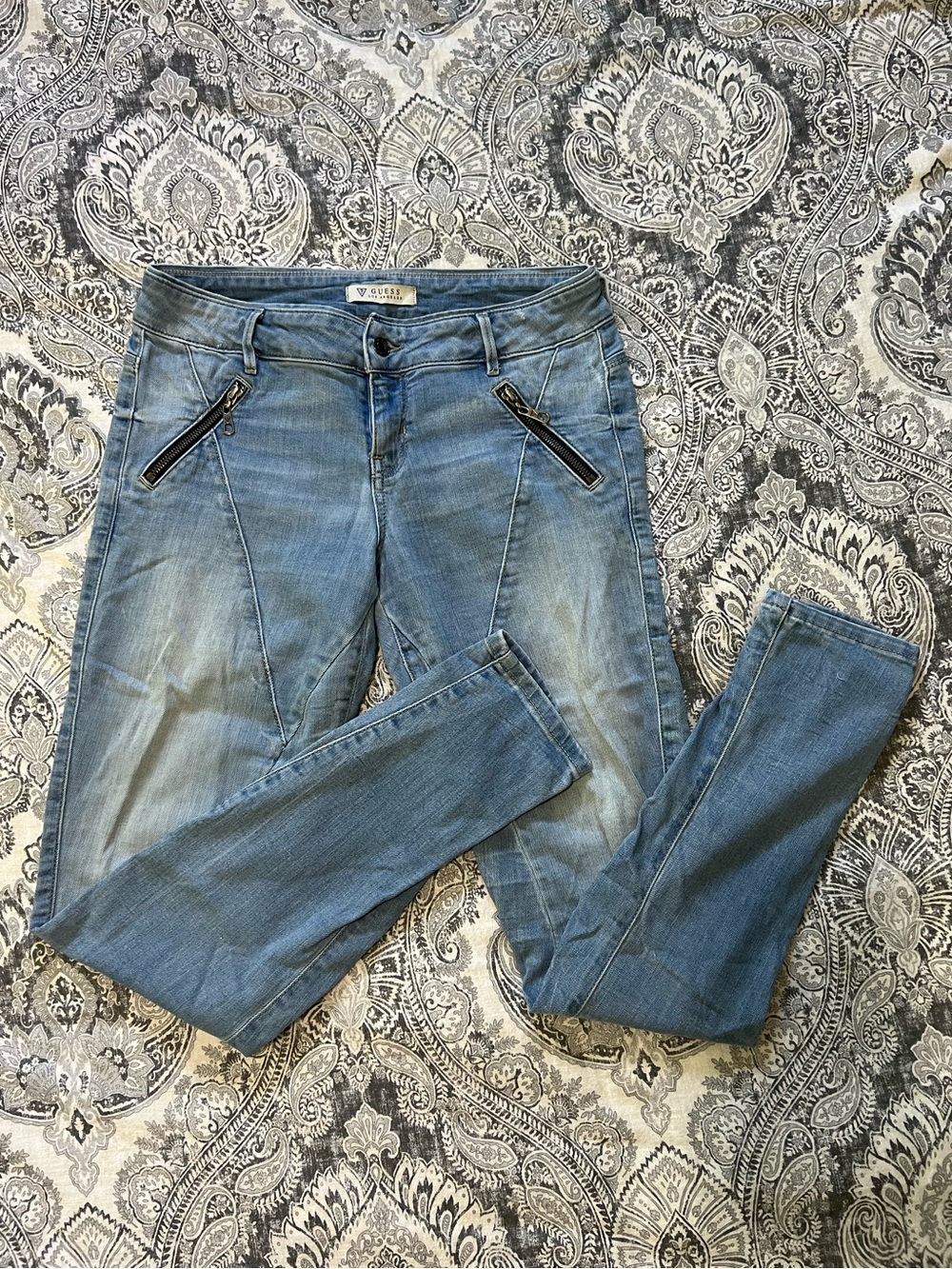 022 GUESS Faded Light Blue Skinny Jeans with Zip Pocket Detail